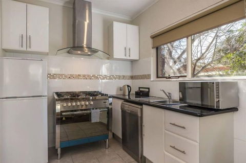 COMFORT INN COACH AND BUSHMANS - Accommodation Fremantle 5