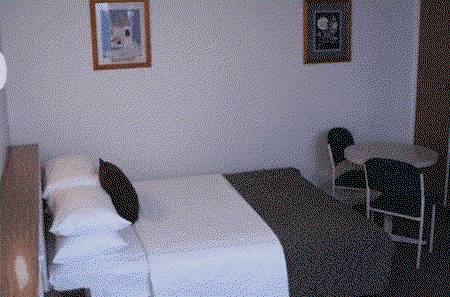 Burkes Hotel Motel - Accommodation Fremantle 1