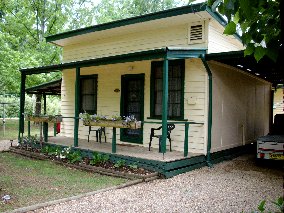 Pioneer Garden Cottages - Accommodation Fremantle 0