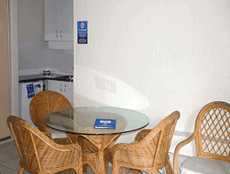Club Surfers - Accommodation Fremantle 2
