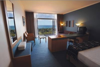 Absolute Beachfront Opal Cove Resort - Accommodation Fremantle 1