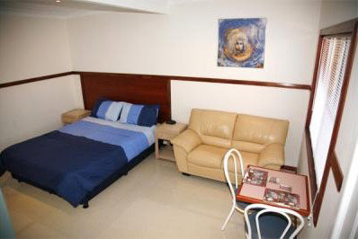 Across Country Motor Inn - Accommodation Fremantle 1