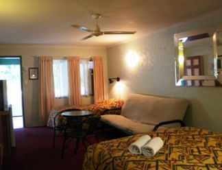 Beerwah Glasshouse Mountains Motel - Accommodation Fremantle 1