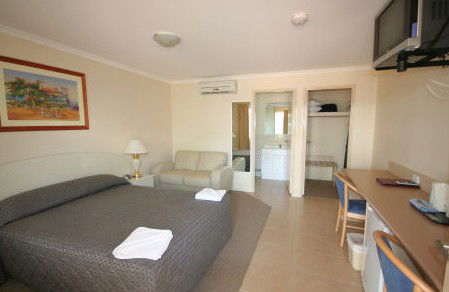 Chinchilla Palms Motor Inn - Accommodation Fremantle 1