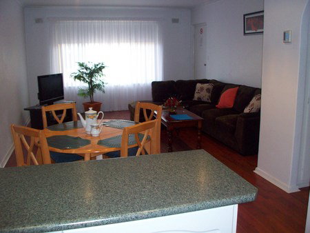 AA Madalena Court Holiday Apartments - Accommodation Fremantle 2