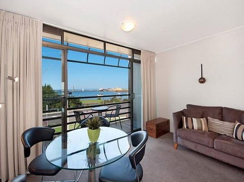 Centreport Units - Accommodation Fremantle 2