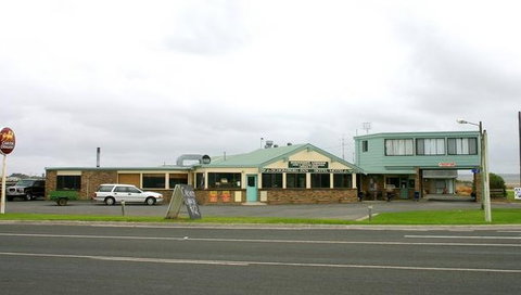 Schomberg Inn Hotel Motel - Accommodation Fremantle 2