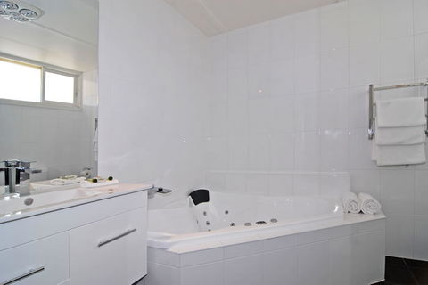 Ocean Grove Motor Inn - Accommodation Fremantle 4