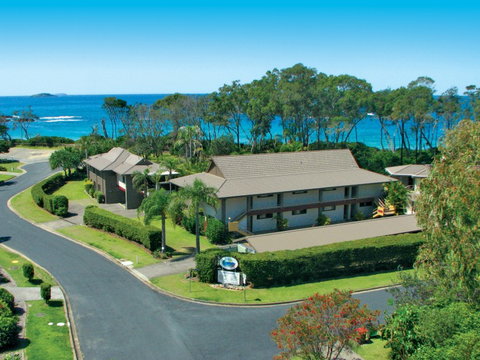 Absolute Beachfront Smugglers On The Beach - Accommodation Fremantle 0
