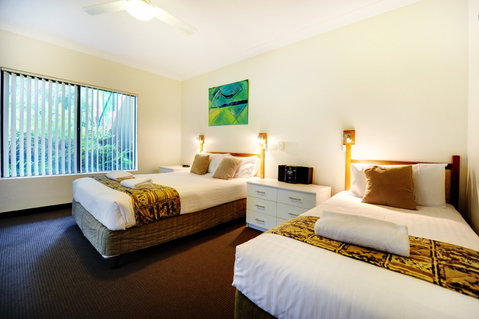 Absolute Beachfront Smugglers On The Beach - Accommodation Fremantle 3