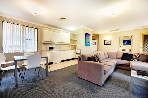 Absolute Beachfront Smugglers On The Beach - Accommodation Fremantle 5