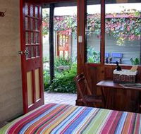Red Poles - Accommodation Fremantle