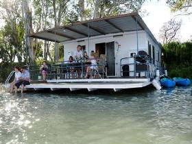 The Murray Dream Self Contained Moored Houseboat - Accommodation Fremantle 0