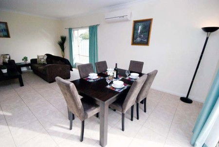 Roo's Place - Accommodation Fremantle 2