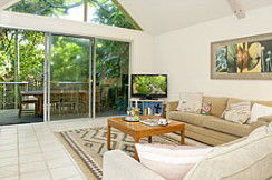 Absolute Beachfront Belongil Summerhouse - Accommodation Fremantle 0
