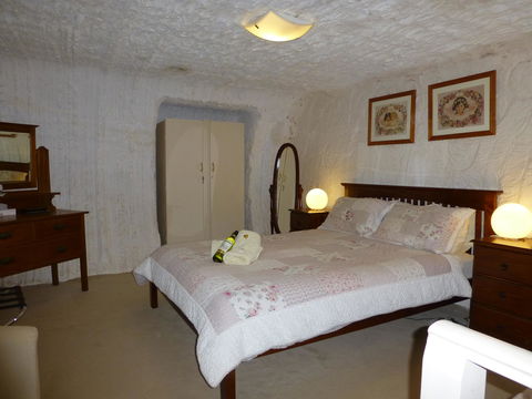 Underground Bed And Breakfast - Accommodation Fremantle 0