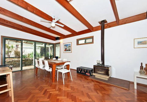 Sea Sand And Scrub Holiday House - Accommodation Fremantle 5