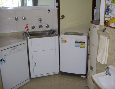 Riverfront Holiday House - Accommodation Fremantle 1