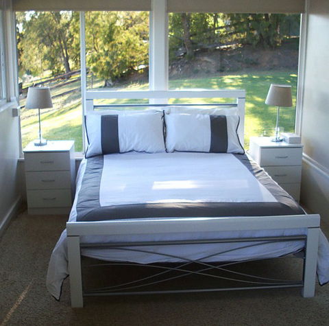 Riverfront Holiday House - Accommodation Fremantle 4
