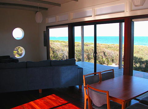 BlueSeas Beach House - Accommodation Fremantle 2