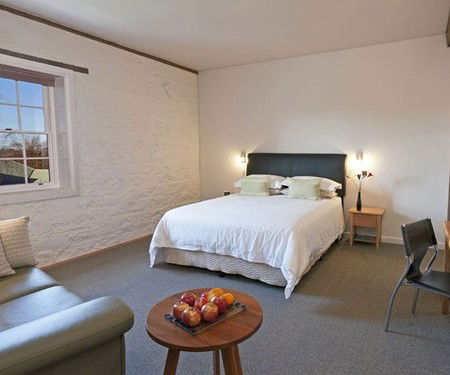 Bluestone Grain Store B&B - Accommodation Fremantle 2