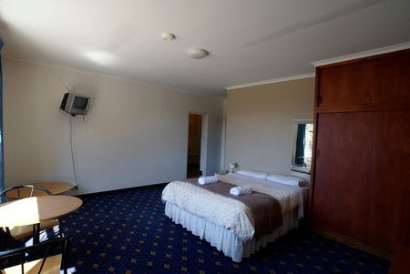 Wharf Hotel Wynyard - Accommodation Fremantle 2