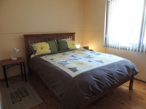 A Paradise Bungalow Waterfront - Accommodation Fremantle 2