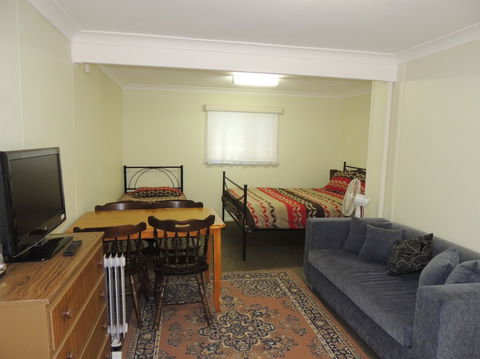 A Paradise Bungalow Waterfront - Accommodation Fremantle 4