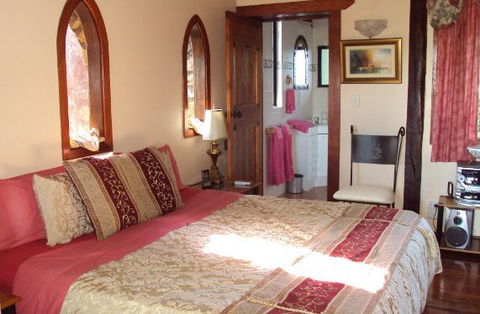 Castle On The Hill Bed And Breakfast - Accommodation Fremantle 4