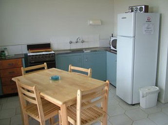 Heathers Holiday Units - Accommodation Fremantle 3