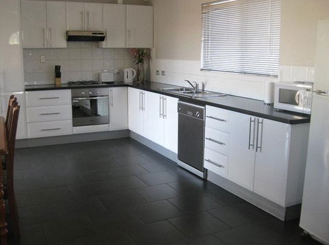 Silver City Cottages - Accommodation Fremantle 0