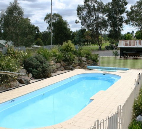 Tuckerbox Motor Inn - Accommodation Fremantle 0