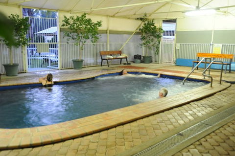 Artesian Spa Motel - Accommodation Fremantle 0