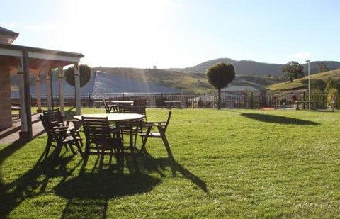 Bowen Inn - Accommodation Fremantle 0