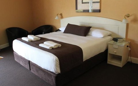 Bowen Inn - Accommodation Fremantle 2