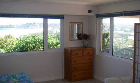 A Beach House Near Manly - Accommodation Fremantle 1