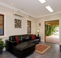 Swan Inn Bed and Breakfast - Accommodation Fremantle