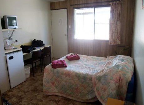 Entrikens Pioneer Motel - Accommodation Fremantle 1