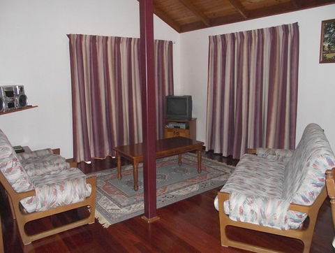 Bunya Views - Holiday Home - Accommodation Fremantle 1