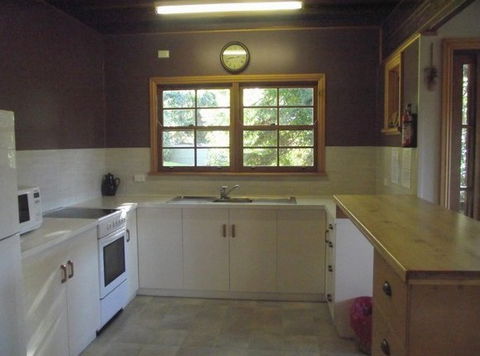Cedarwood - Holiday Home - Accommodation Fremantle 6