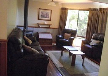 Jacky Winter - Holiday Home - Accommodation Fremantle 1