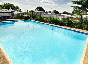 Riviera On Ruthven Motel - Accommodation Fremantle 1