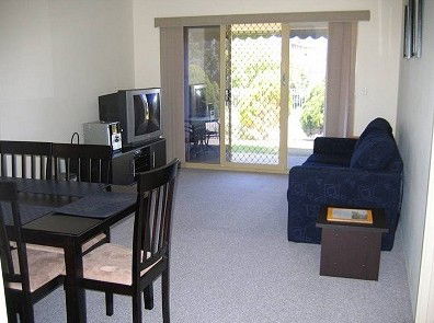 Surfside Apartment - Accommodation Fremantle 2