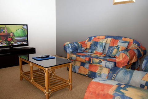 Ambassador Apartments Holiday Units - Accommodation Fremantle 5