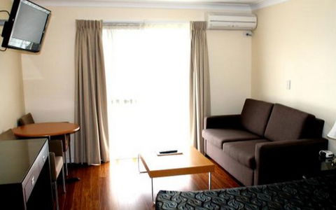 Centenary Motor Inn - Accommodation Fremantle 0