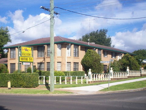 A Raceview Motor Inn - Accommodation Fremantle 1