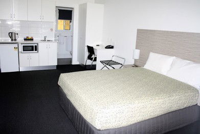 Emerald Park Motel - Accommodation Fremantle 2