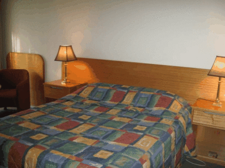 Econo Lodge Hacienda Motel - Accommodation Fremantle 4
