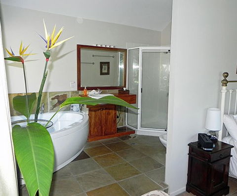 Airlie Waterfront Bed And Breakfast - Accommodation Fremantle 0