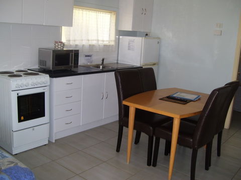 Glenwood Tourist Park And Motel - Accommodation Fremantle 4